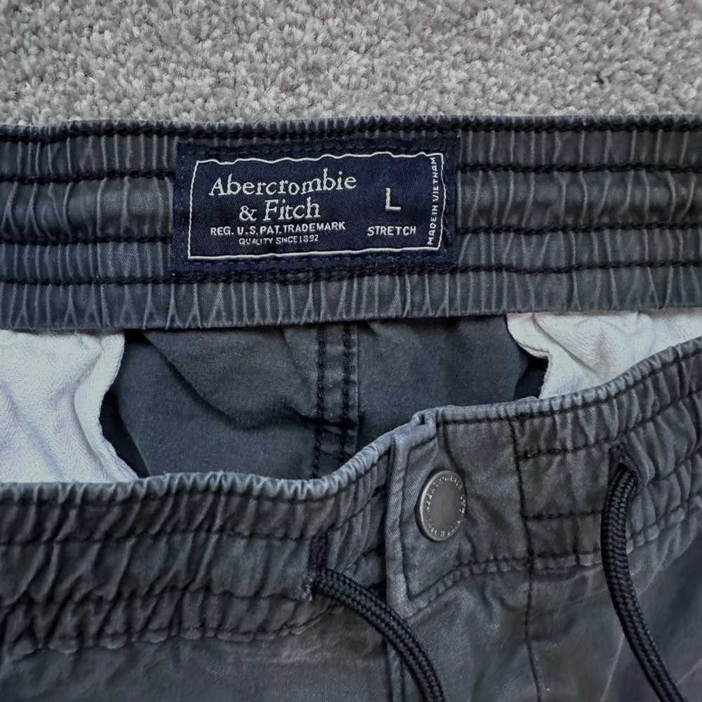 Like New Abercrombie & Fitch Men's Stretch Faded Navy Chino Pull-On Shorts, L - Picture 3 of 3